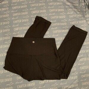 Lululemon size 4 cropped high rise leggings no pockets minor pilling
